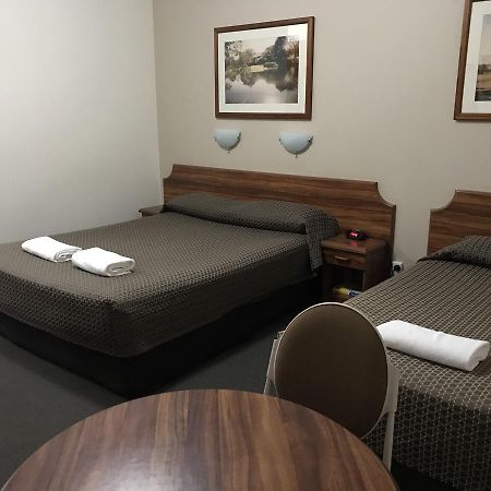 The Kidman Wayside Inn 그리피스 외부 사진